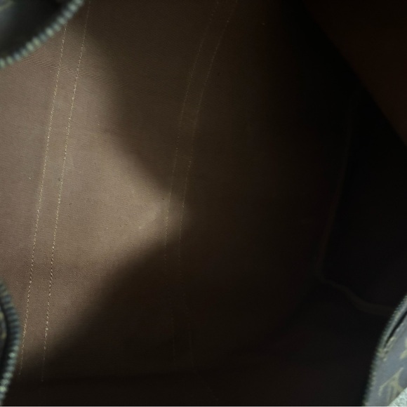 Louis Vuitton Keepall 55 Duffle Bag - Picture 5 of 10